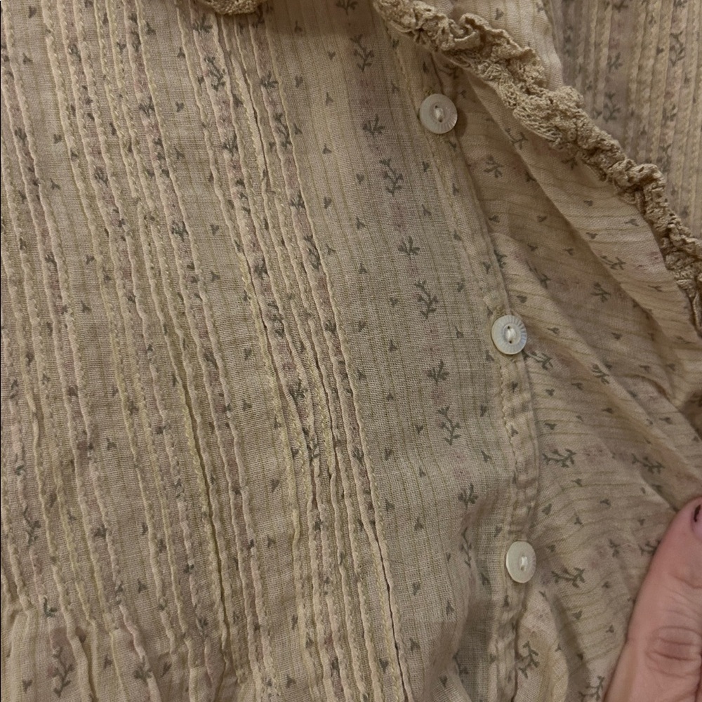 Doen Cream Ruffle Blouse - Picture 9 of 9